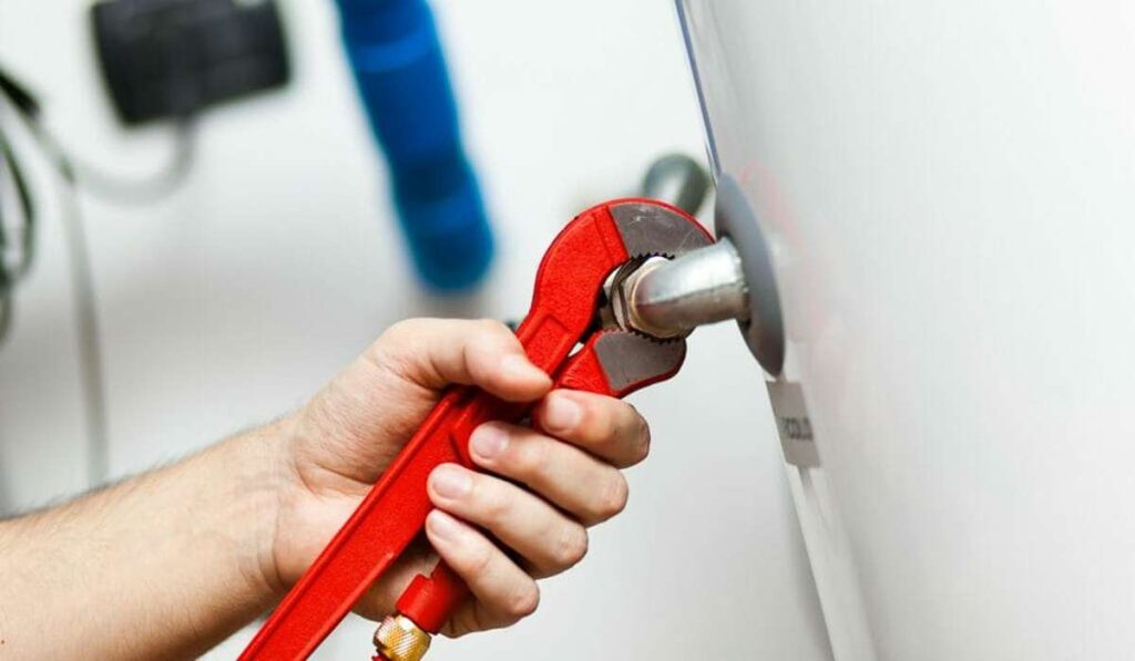 نیاز به تکنسین برای رفع مشکل آبگرمکن