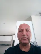 آزاد عباسی
