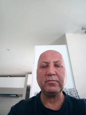 آزاد عباسی