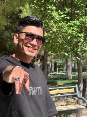 ایمان قاراخانی