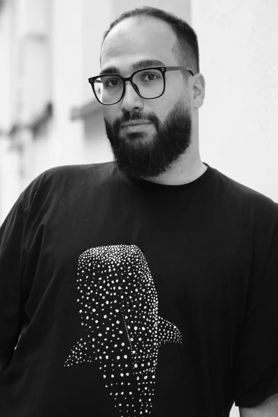 حسین آهنگری 