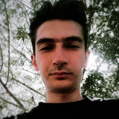 میلاد کامرانی فر