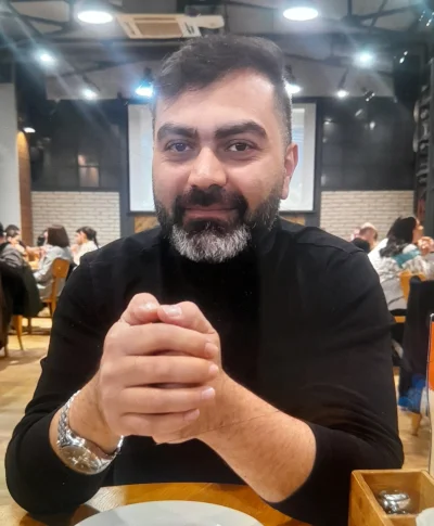 علیرضا کشاورز